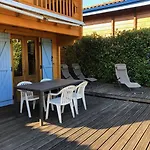 Le Des Vagues Apartment *